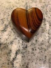 Caixa de bugigangas de madeira em forma de coração Gonçalo Alves madeira brasileira comprar usado  Enviando para Brazil