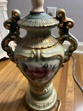 Usado, "Lámpara de porcelana de urna vintage recortada en pintura de aspecto dorado 28"" H" segunda mano  Embacar hacia Argentina