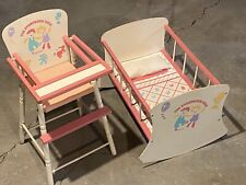 Usado, Cuna y silla alta de muñeca The Storybook Kids American Toy and Furniture Company segunda mano  Embacar hacia Argentina