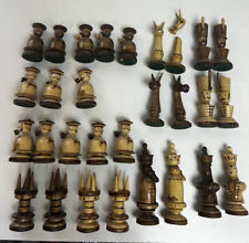 Usado, Arte popular grande único hecho a mano 29 piezas de ajedrez tallada a mano de madera ajedrez segunda mano  Embacar hacia Argentina