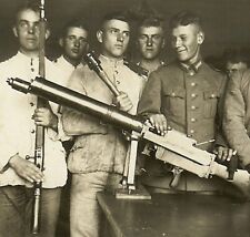 Usado, MEJOR! ¡Soldados del ejército alemán del Reichswehr posados en cuarteles con ametralladora MG.08/15! segunda mano  Embacar hacia Argentina