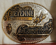 Fivela de cinto edição limitada Cheyenne Frontier Days rodeio colecionável pista geada comprar usado  Enviando para Brazil