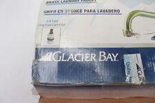 Torneira de lavanderia Glacier Bay 2 alças - Arranhões de hardware faltando na torneira  comprar usado  Enviando para Brazil