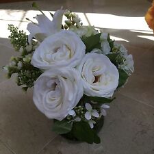 Vaso de água acrílico NDI falso floral rosas brancas e hortênsias em verdura emaranhada comprar usado  Enviando para Brazil
