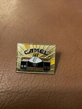 Usado, Pin de solapa de carreras Camel GT IMSA 1986 de colección pista dorado pin trasero segunda mano  Embacar hacia Argentina