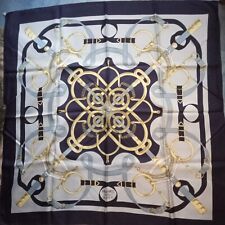 Authentique foulard carré d'occasion  Fresnay-sur-Sarthe
