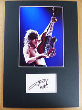 Angus young signed gebraucht kaufen  Neuruppin