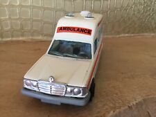 Voiture miniature ambulance d'occasion  Jarrie