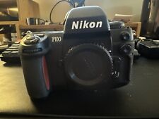 Corpo da câmera Nikon F100 filme 35mm SLR foco automático AF preto.  NÃO PEGAJOSO!!!!! comprar usado  Enviando para Brazil