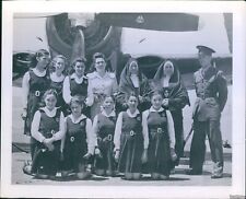 Foto militar 1946 chilenos visitam porta-aviões dos EUA Leyte no porto de Valparaíso 8X10 comprar usado  Enviando para Brazil