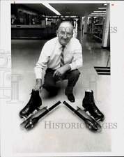 1983 Press Photo Rocket-Powered Roller Skate Inventor Albert Nicholas comprar usado  Enviando para Brazil