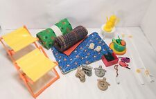 Usado, Accesorios de camping Barbie 1973 de colección, sillas, sacos de dormir, platos, oro en canoa, segunda mano  Embacar hacia Argentina