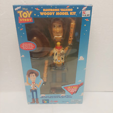 Kit de modelo Disney's Toy Story Electronic Talking Woody comprar usado  Enviando para Brazil