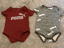 Conjunto de 2 ternos corporais Puma 12m 12 meses *Falha* Roupas macias para bebê menino Short Olive comprar usado  Enviando para Brazil