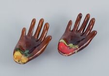 Vallauris, France, a pair of ceramic bowls shaped like hands. 1960s/70s, usado comprar usado  Enviando para Brazil