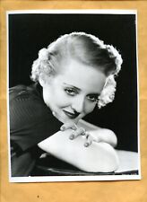 Usado, 2 fotos brilhantes vintage 8x10 de Bette Davis 1- de 1935 a outra de 1959. comprar usado  Enviando para Brazil