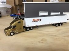 Reboque trator Volvo Pem Hartoy Bison Transport Canada 1:64, usado comprar usado  Enviando para Brazil