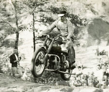 1945 Biker Man Jumps on Triumph Motorcycle Country Ride Spectators comprar usado  Enviando para Brazil