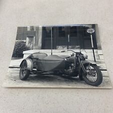 Foto vintage de motocicleta Harley Davidson com General Motors Radio Corporation Bld, usado comprar usado  Enviando para Brazil