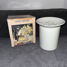 Arrangiatore vaso da fiori vintage Tupperware in scatola originale concetto floreale bianco usato  Spedire a Italy