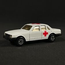 Ambulancia Maisto Ford Granada 2.8 GL Mark 2 Cruz Roja 1/64 COMO NUEVA segunda mano  Embacar hacia Argentina