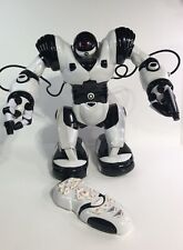 WowWee Robosapien Juguete Humanoide R/C Robot 14" Negro/Blanco Control Remoto 2004 segunda mano  Embacar hacia Argentina