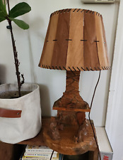 Lámpara de mesa de madera tallada a mano de colección chimenea escena arte popular Canadá logia rústica segunda mano  Embacar hacia Argentina