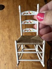 Cadeira de balanço miniatura para casa de bonecas IGMA Jim and Shirley Hillhouse, usado comprar usado  Enviando para Brazil