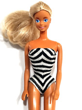 "Traje de baño Barbie Mattel 1958-59 vintage #1 blanco y negro #1" - excelente segunda mano  Embacar hacia Argentina