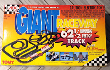 Team AFX Giant Raceway HO escala 1/64 juego de pista de carreras eléctrica de carretera con 2 autos #9868 segunda mano  Embacar hacia Mexico