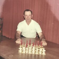 Usado, Mesa de juego de ajedrez con foto a color vintage hombre sentado comedor segunda mano  Embacar hacia Argentina