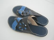 Sandálias marinhas muito fofas com detalhe de flor - Tamanho 9 comprar usado  Enviando para Brazil
