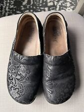 Alegria Women’s Keli Black Tooled Leather Slip Resistant Nursing Clogs Size 38 for sale  Shipping to South Africa