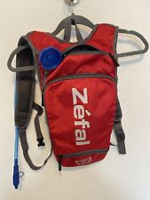 Mochila de agua Zefal al aire libre senderismo, ciclismo 2 L hidratación camello roja y gris segunda mano  Embacar hacia Argentina