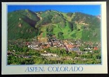 Vista de pájaro de Aspen y Aspen Mountain, estaciones de esquí, Aspen, CO segunda mano  Embacar hacia Argentina