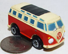 Micro máquina pequena de plástico clássico Volkswagen Bus em vermelho e branco, usado comprar usado  Enviando para Brazil