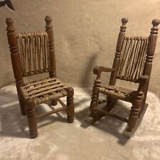Cadeira e balancim pequenos de madeira e palha para bonecas, usado comprar usado  Enviando para Brazil
