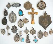 25 piezas medallas religiosas de colección medallones colgantes dijes alfileres reliquias cruz católica segunda mano  Embacar hacia Argentina