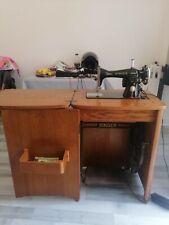 Machine à coudre - Singer ancienne à pédale et électrique avec son meuble  d'occasion  Montesson