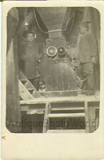 Foto antigua de dos trabajadores por máquina rectificadora segunda mano  Embacar hacia Argentina