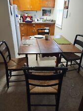 Dinning room table for sale  Hartford