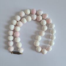 Usado, Collar corto de cuentas con caracola reina (similar a coral de piel de ángel) rosa blanco segunda mano  Embacar hacia Argentina