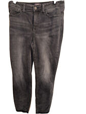 Pantalones de mezclilla para mujer NYDJ, talla 8/29, negros de 5 bolsillos, ajustados, flecos en la parte inferior segunda mano  Embacar hacia Spain