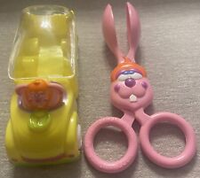 Pinças de ovo rosa vintage Dudley’s Easter Rabbit ponta de lança e geléia carro de brinquedo comprar usado  Enviando para Brazil