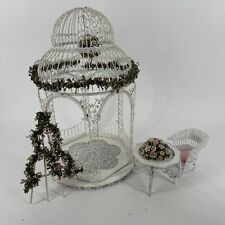 Usado, Gazebo de vime vintage miniatura de arame de metal branco para casa de bonecas com móveis flores comprar usado  Enviando para Brazil