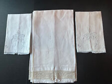 4 toalhas de mão/ponta de dedo vintage linho branco com design bordado costura renda NOVO comprar usado  Enviando para Brazil