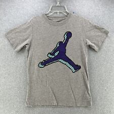 Camiseta Jordan Teens 10-13 grande gráfica L algodão cinza camisa manga curta comprar usado  Enviando para Brazil