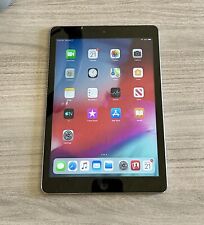 Tablet Apple iPad Air 16GB Wi-Fi 9,7" cinza espacial com estojo iHome comprar usado  Enviando para Brazil