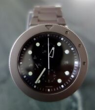 Relógio cronógrafo LE Ventura ‘Design On Time’ V-Matic VM31.01T papéis com manutenção COSC comprar usado  Enviando para Brazil