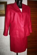 Tailleur jupe veste d'occasion  Sainte-Croix-en-Plaine